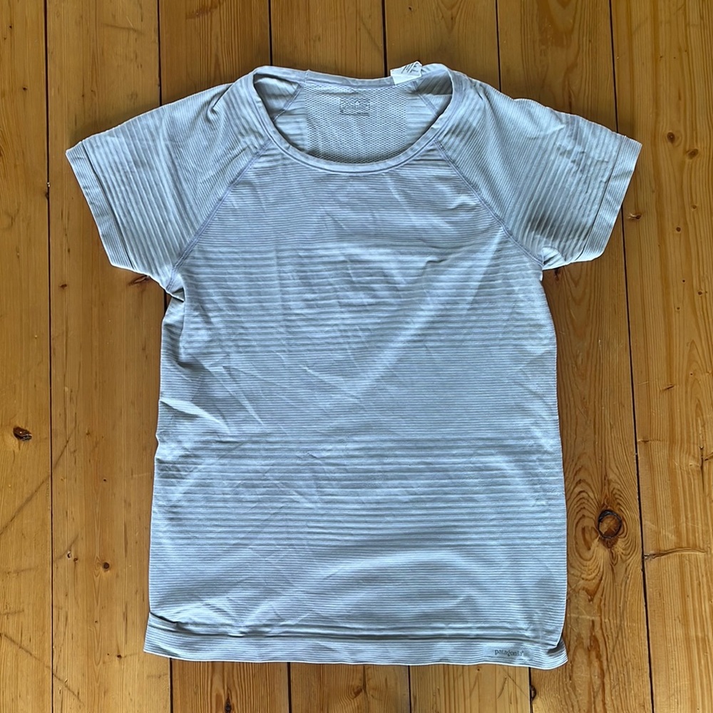 Patagonia tee women’s M